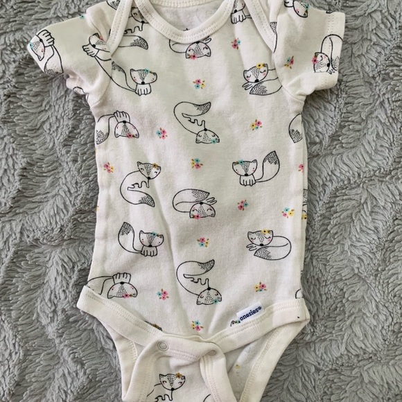 Spring/summer Newborn Clothing Lot - 10 items - NWOT - Picture 4 of 7